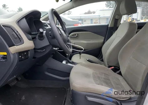 2016 Kia Rio Lx z USA, uszkodzony, nr VIN KNADM4A38G6661740